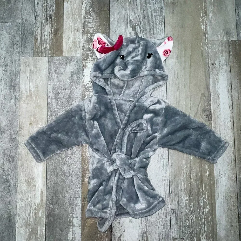 NEVER USED Hundson Baby Girl's Grey Elephant Fuzzy Robe Size 0-9 Months